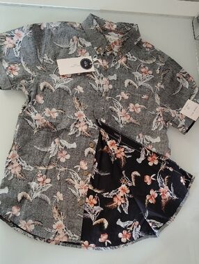 New Gray Beachy Floral Short-Sleeve Button-Down Shirt Youth Size L 14